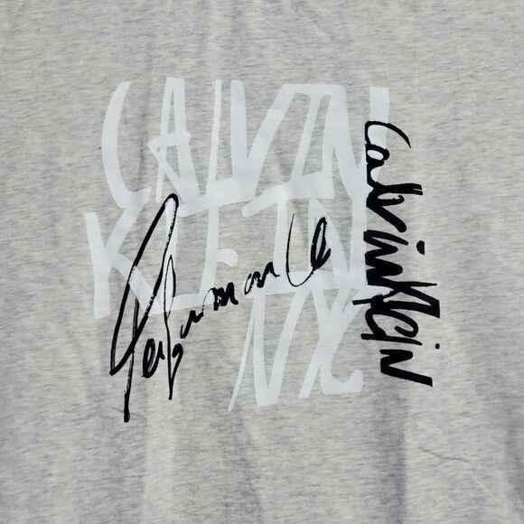 Calvin Klein T-Shirt  - Picture 10 of 10